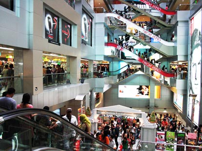 Bangkok City shopping mall and shoppers