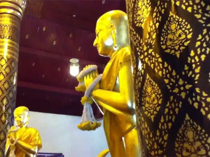 Golden Buddha statues in Phitsanulok